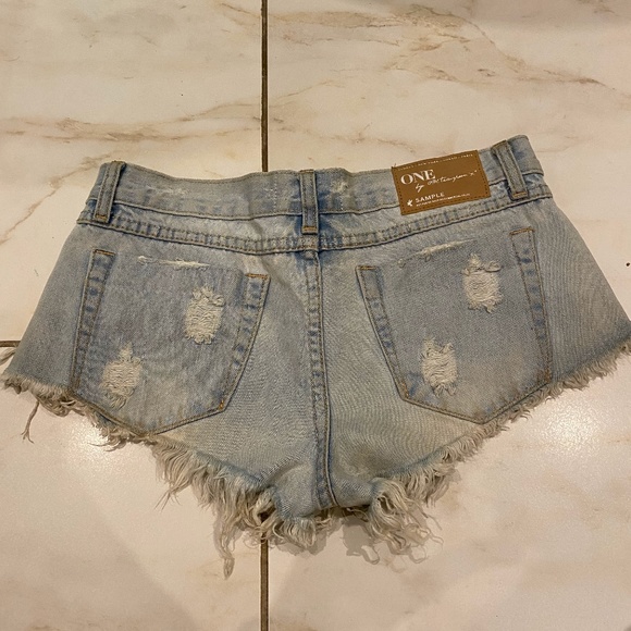 One Teaspoon Sample Denim Shorts - Picture 2 of 2